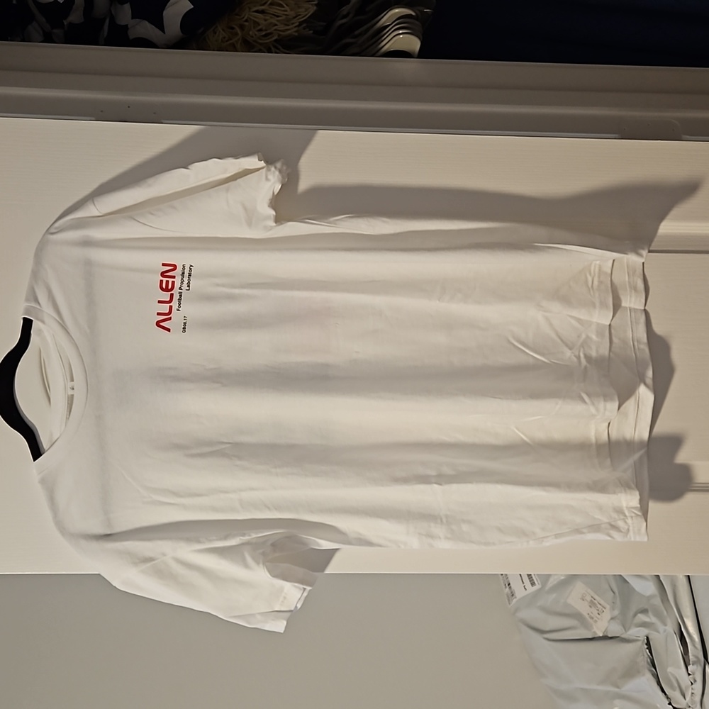 Josh Allen Buffalo Bills shirt! XL!